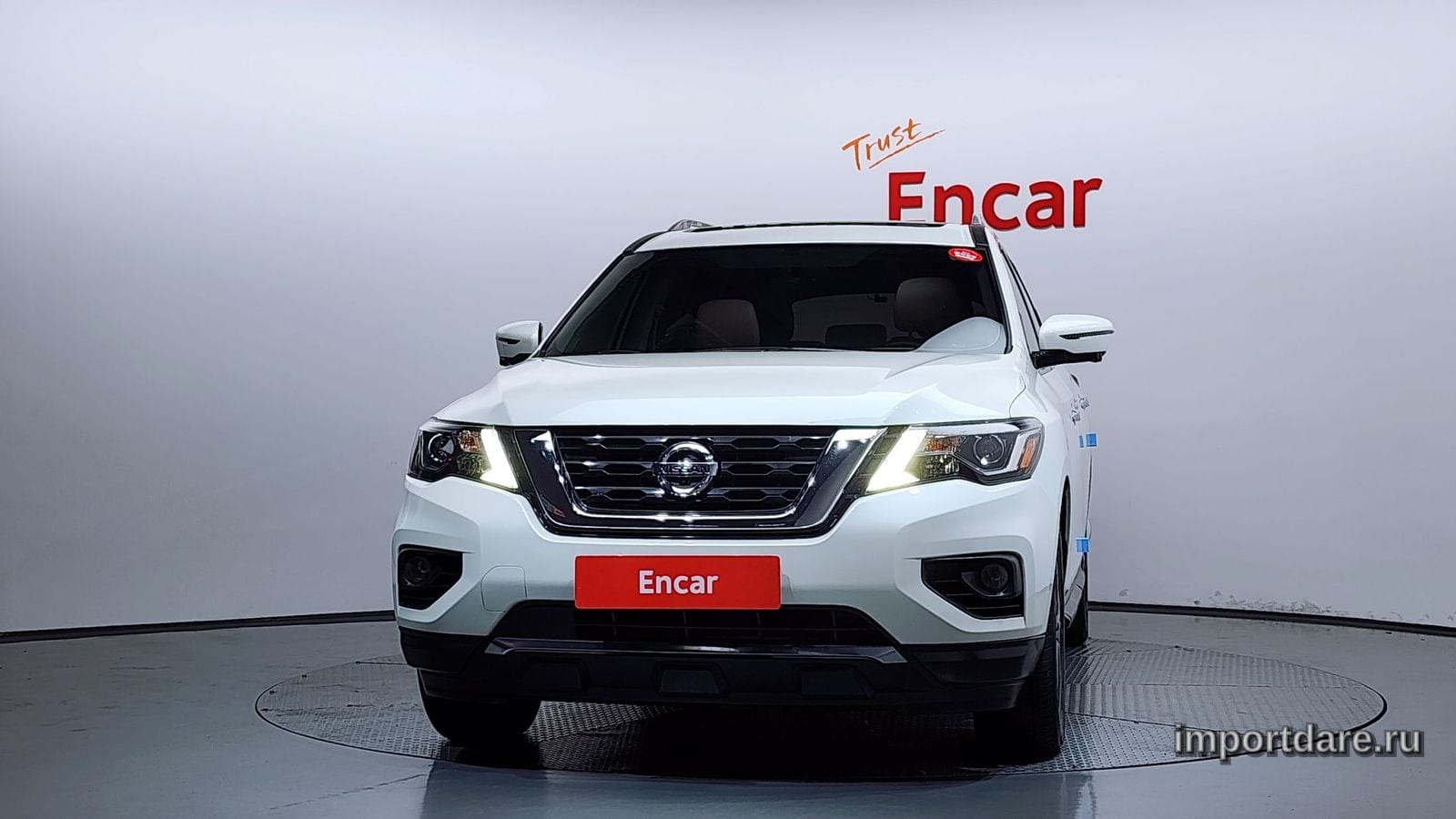 Nissan Pathfinder сбоку