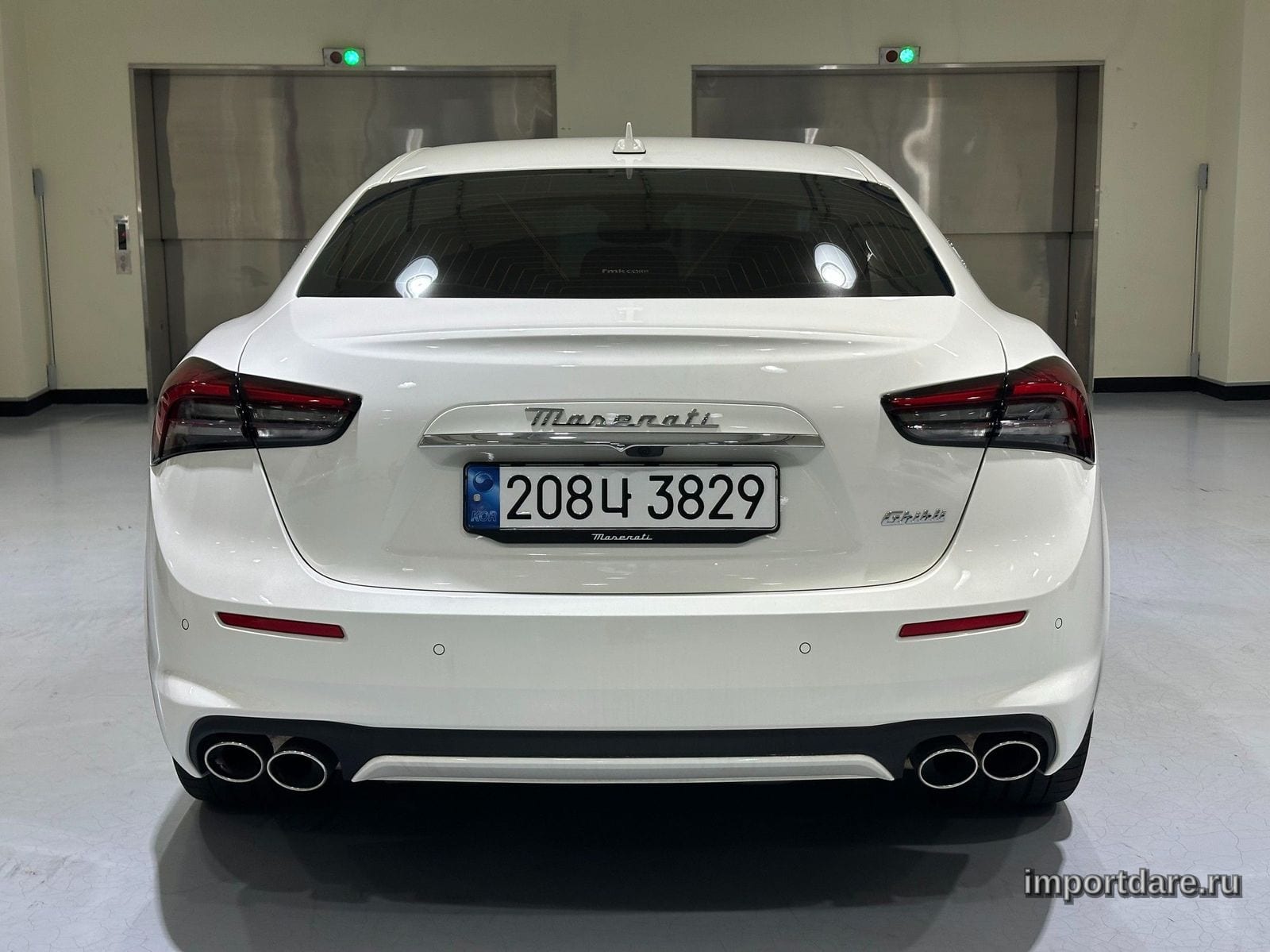 Maserati Ghibli интерьер
