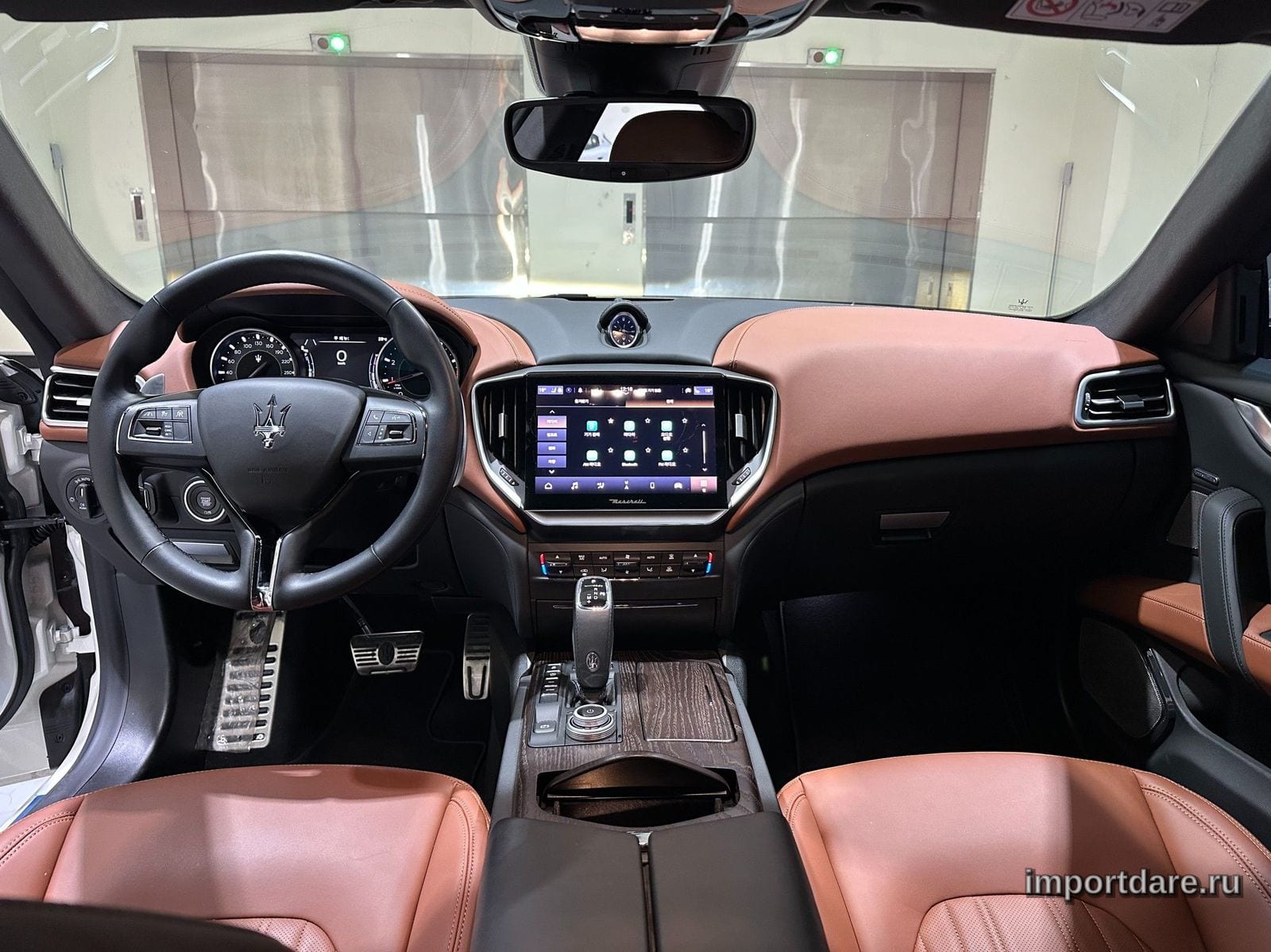 Maserati Ghibli сзади