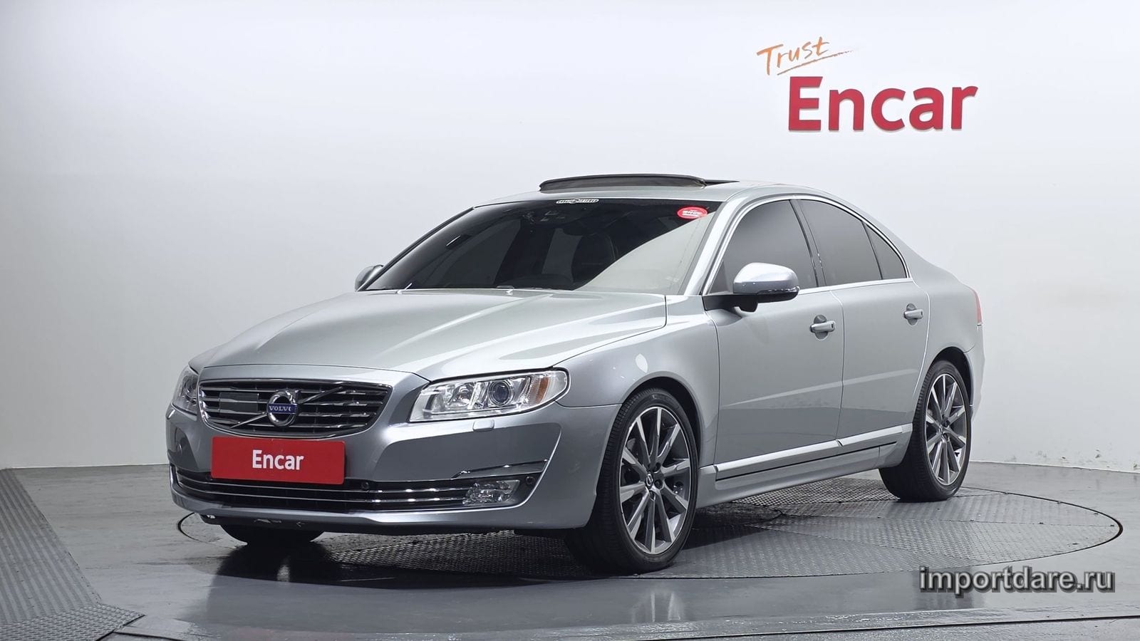 Volvo S80 спереди