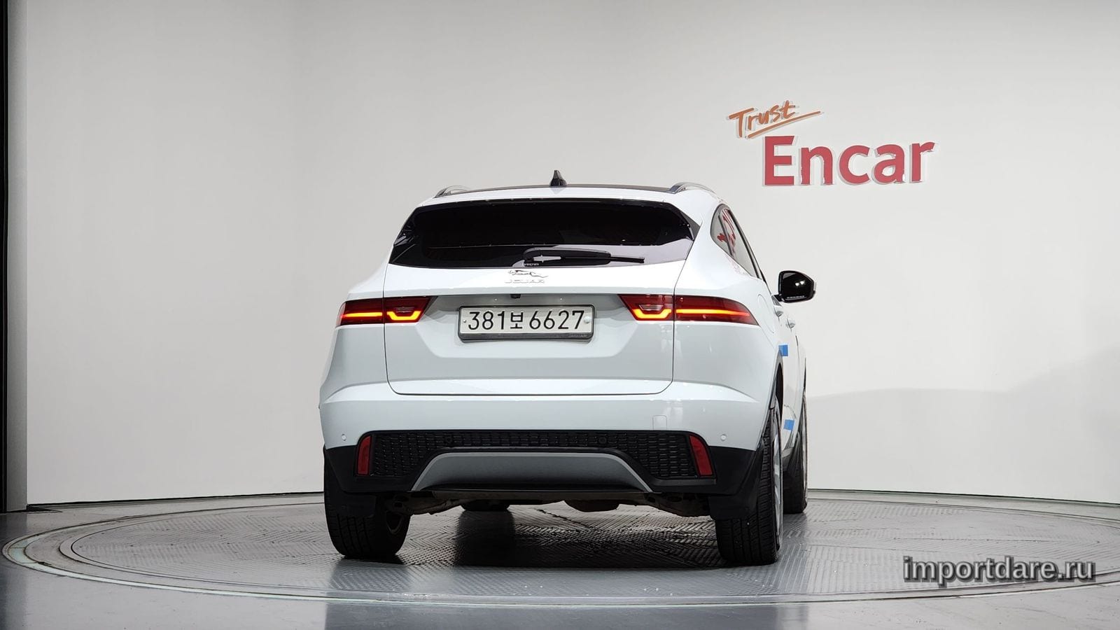 Jaguar E-Pace интерьер