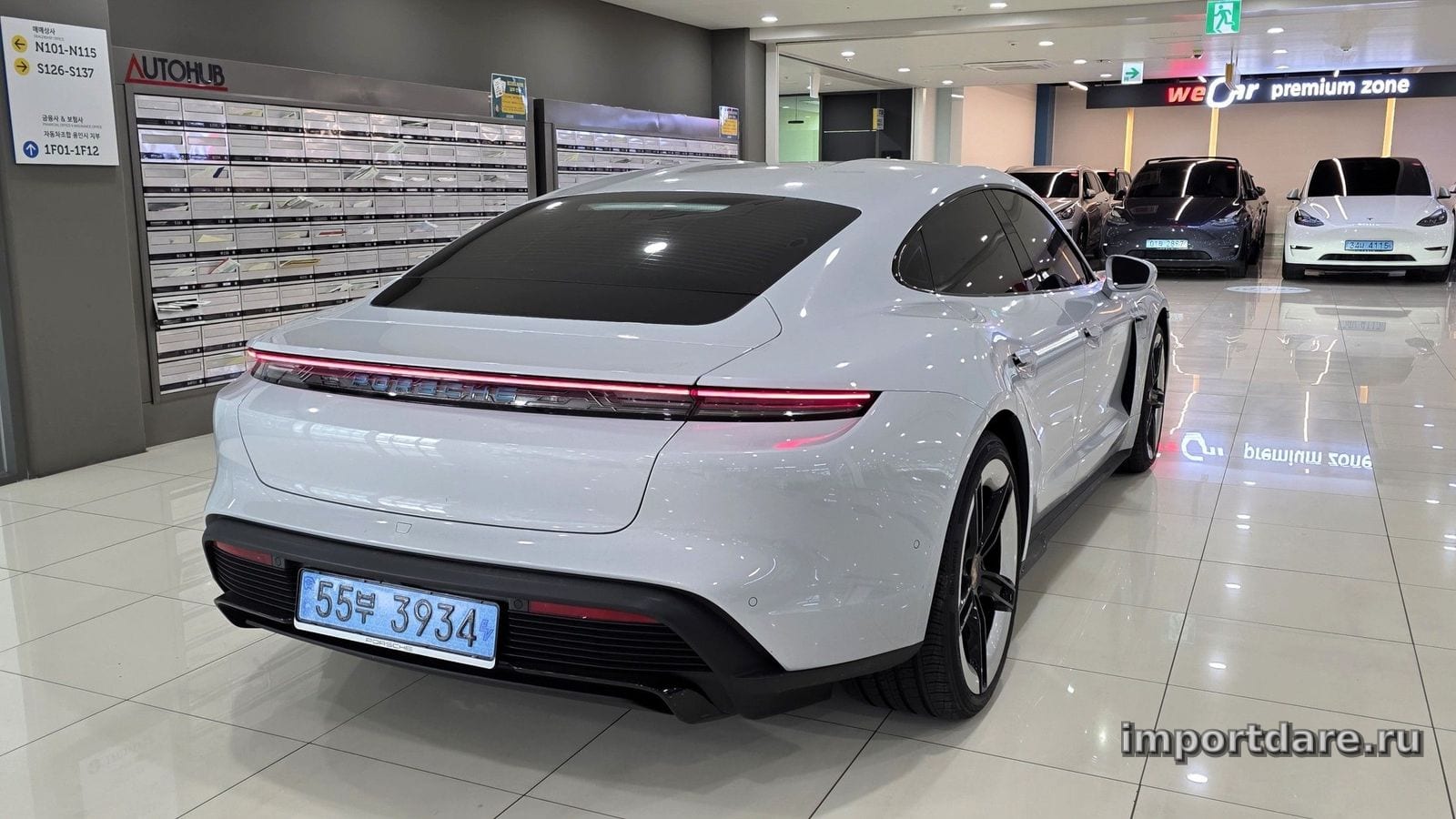 Porsche Taycan интерьер