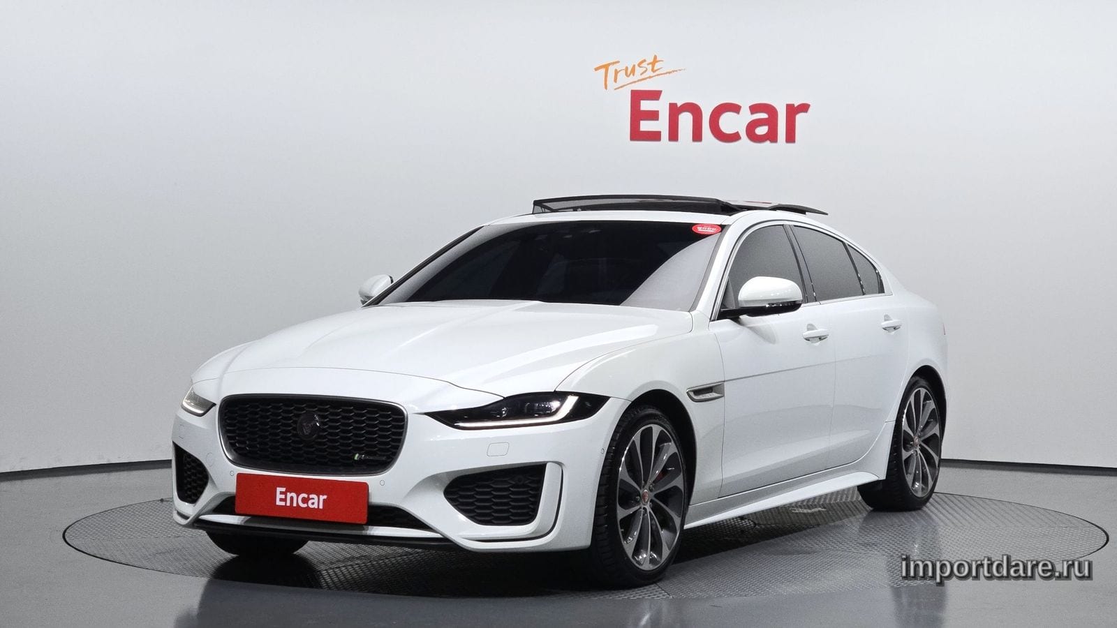 Jaguar Xe 2020