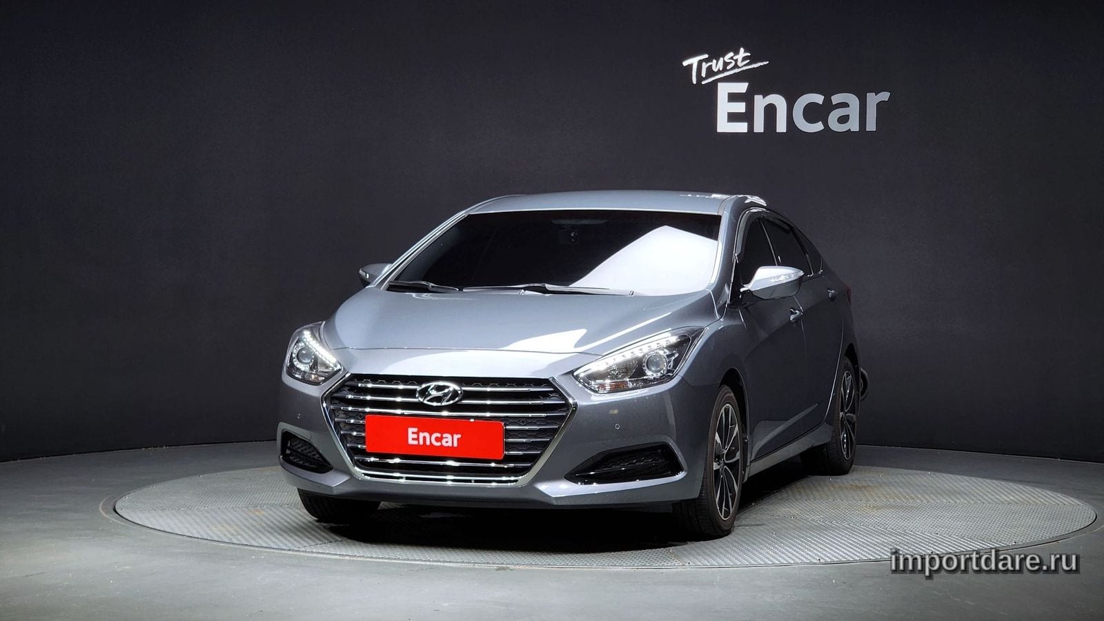Hyundai I40 Saloon сбоку