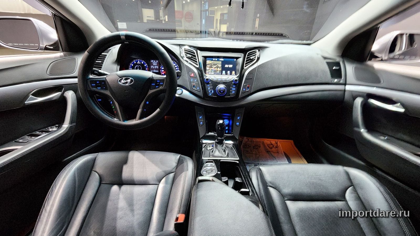 Hyundai I40 Saloon сзади