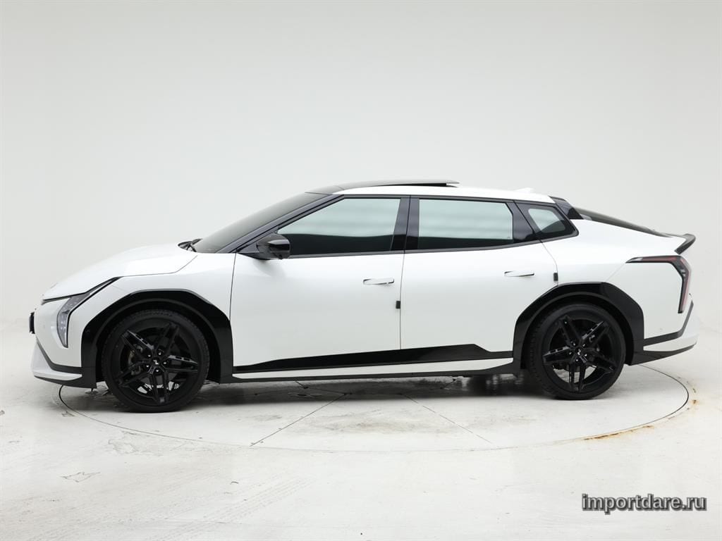 Kia Ev4 сбоку