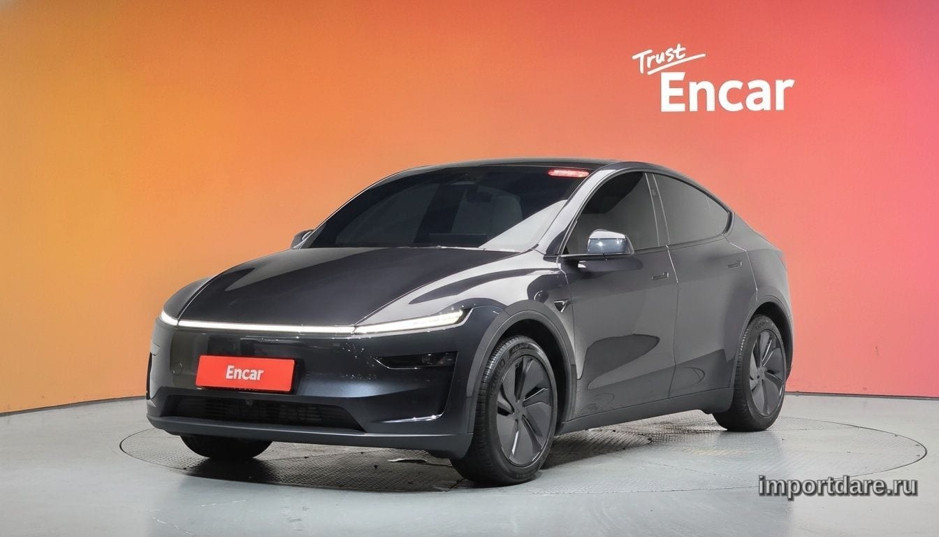 Tesla Model Y спереди