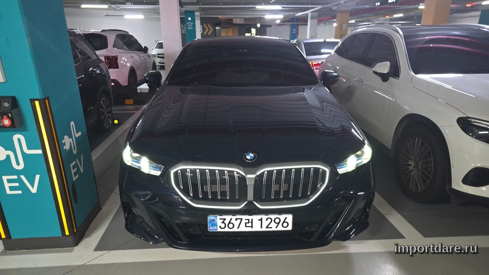 BMW 5-Series спереди
