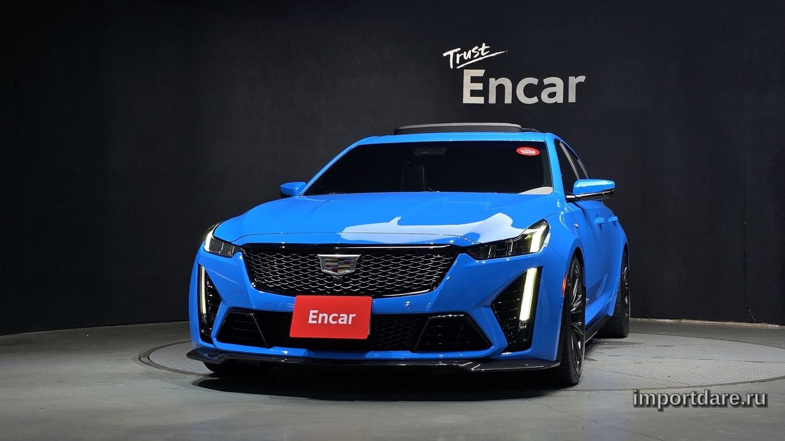 Cadillac Ct5 сбоку