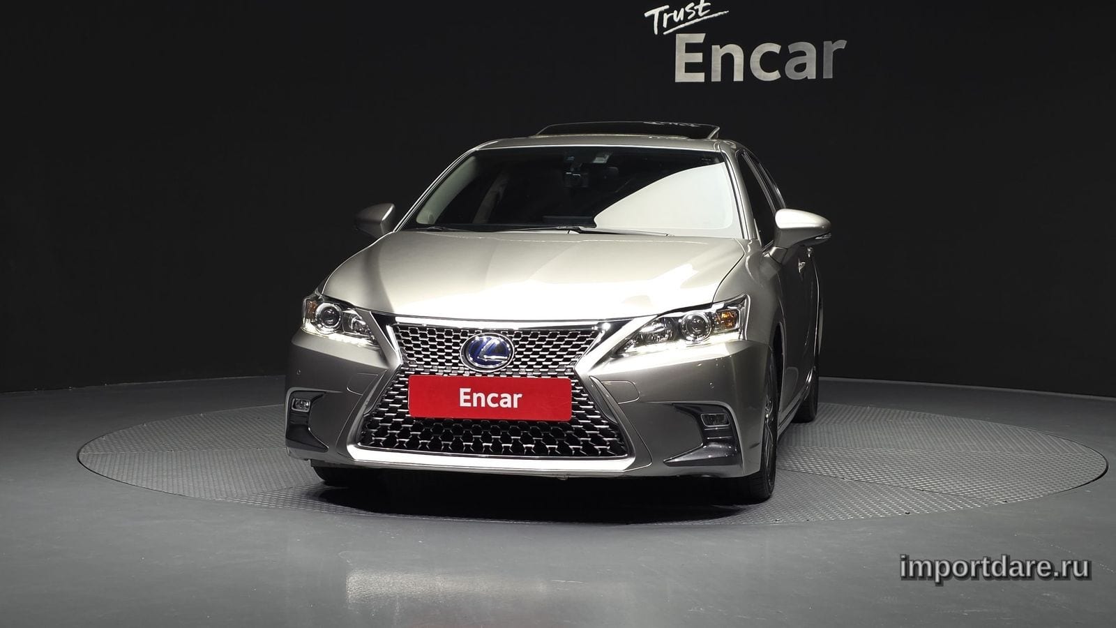 Lexus Ct200h сбоку