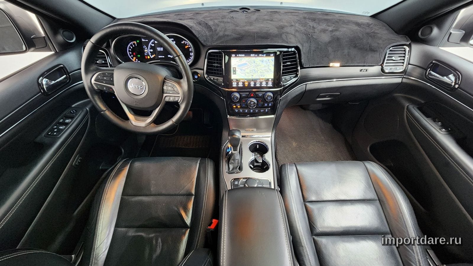 Jeep Cherokee Grand сзади