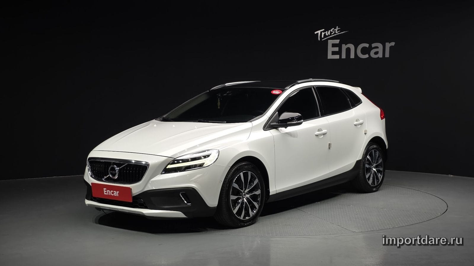 VOLVO V40 CROSS COUNTRY 2019 — 65 021 км, Корея — под ключ — фото 1