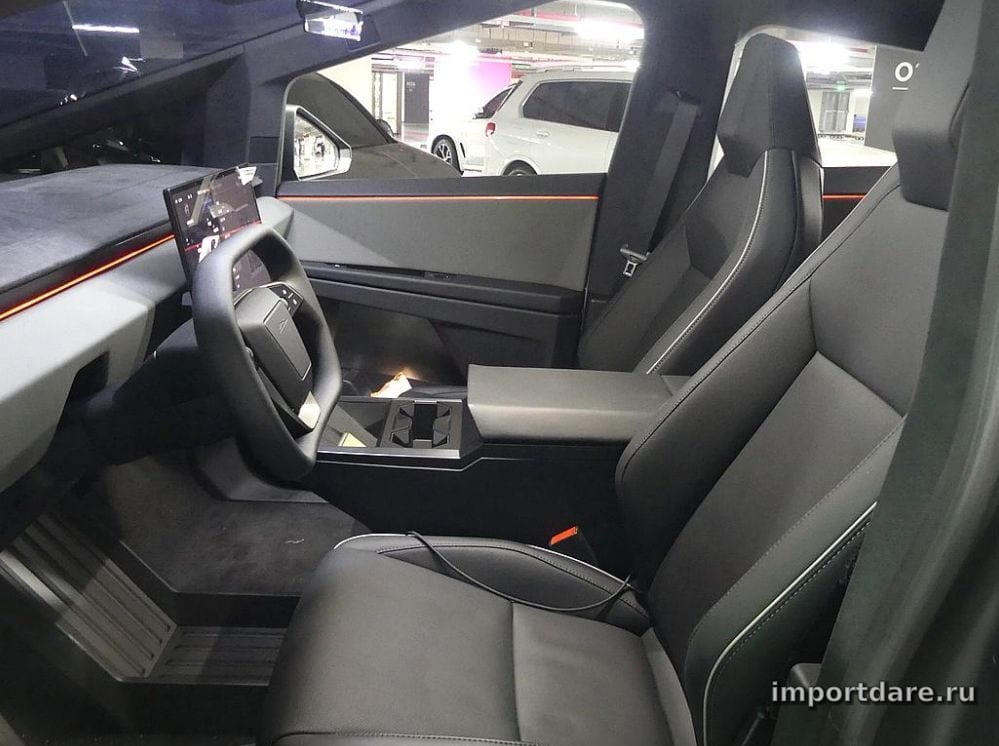 Tesla Cybertruck сзади