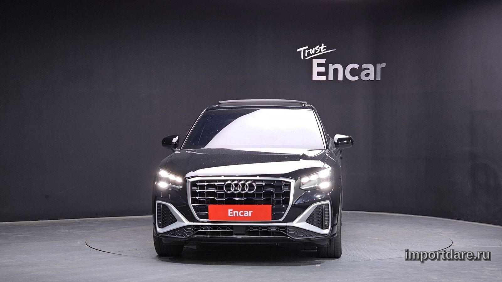 Audi Q2 сбоку