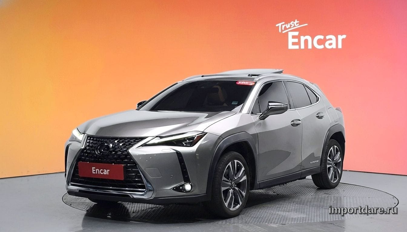 Lexus Ux300e спереди