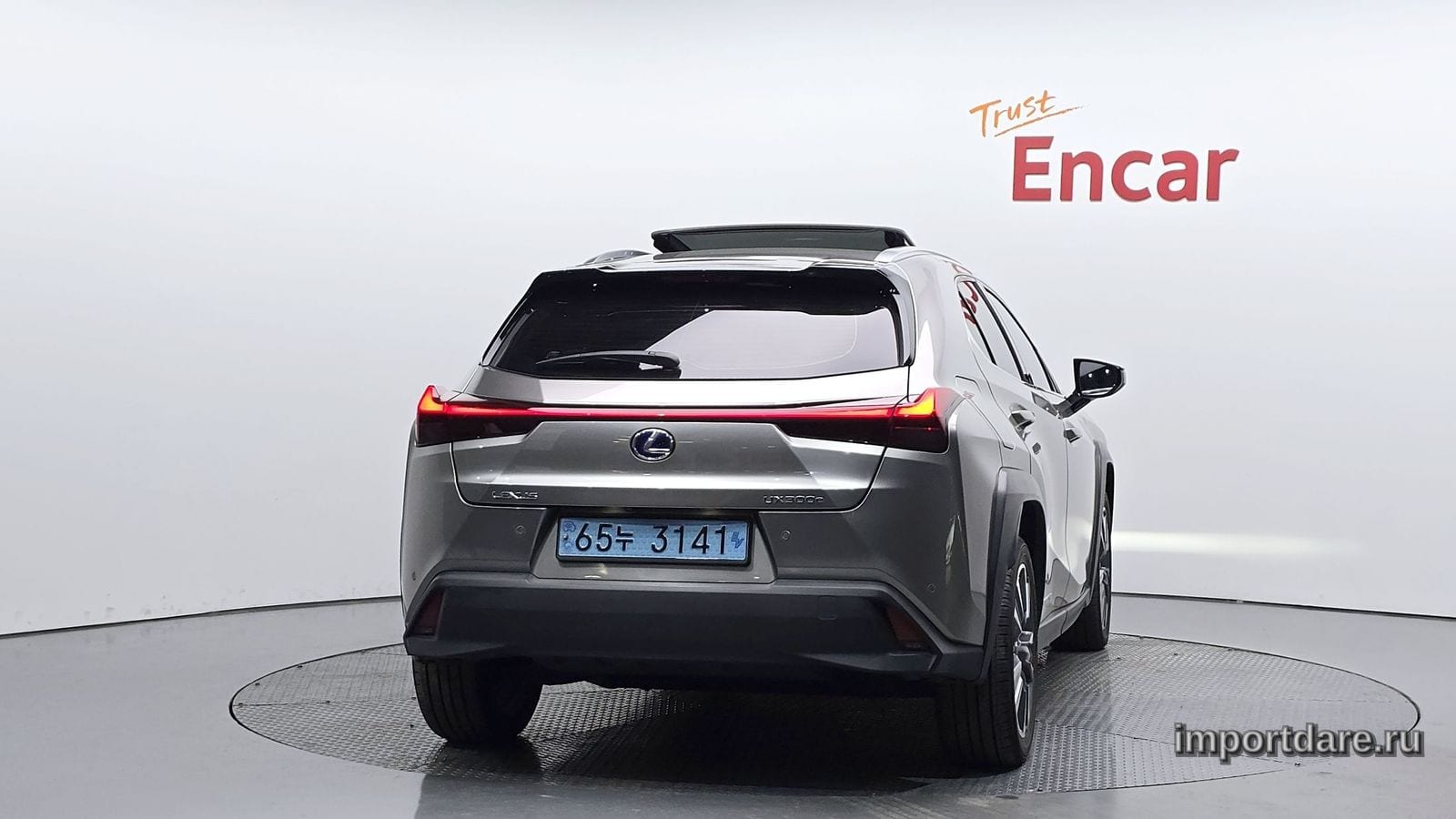 Lexus Ux300e интерьер