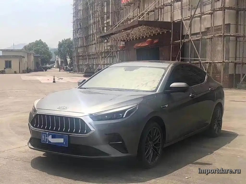 JAC JIAYUE A5 2020 — 52 000 км, серебристый, Китай — под ключ — фото 1