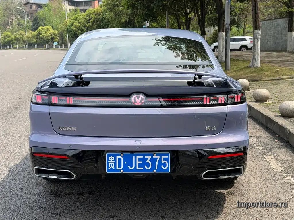 Changan Eado сзади