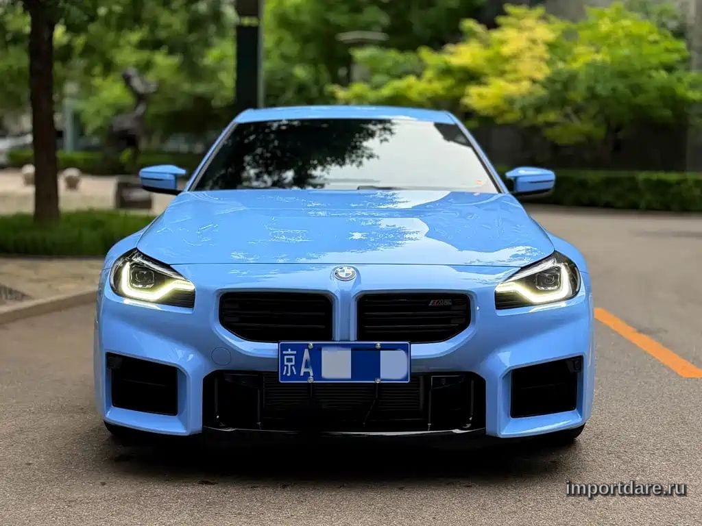 BMW M2 сбоку