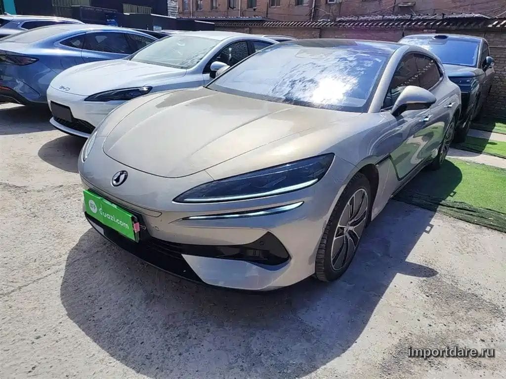 DENZA Z9GT 2024 — 20 600 км, серебристый, Китай — под ключ — фото 1