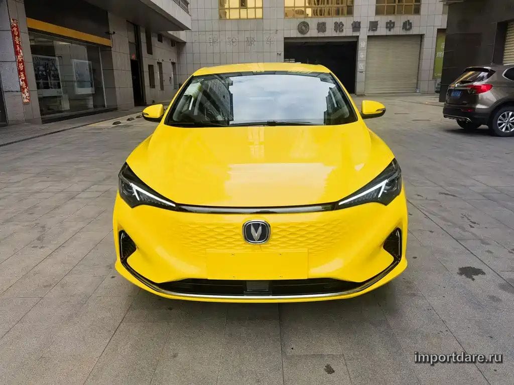 CHANGAN EADO NEW ENERGY 2026 — 100 км, жёлто-оранжевый, Китай — под ключ — фото 2