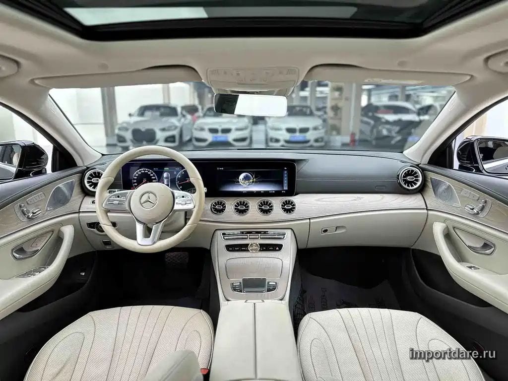 MERCEDES-BENZ CLS 2018 — 60 000 км, пурпурный, Китай — под ключ — фото 5
