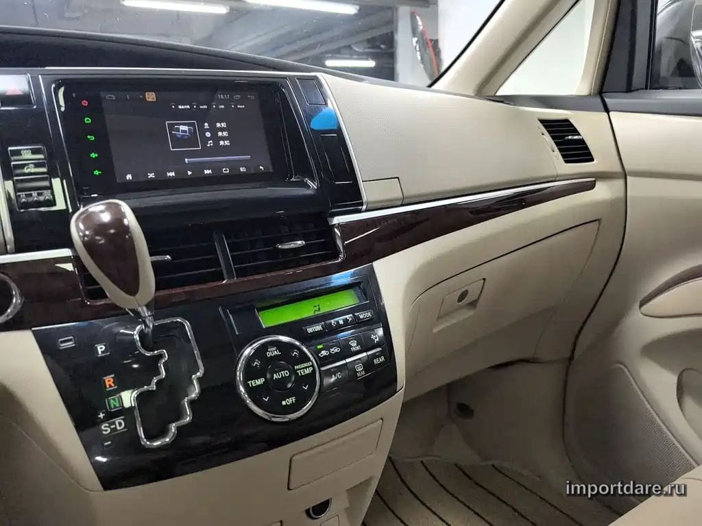 TOYOTA PREVIA 2017 — 128 000 км, белый, Китай — под ключ — фото 11