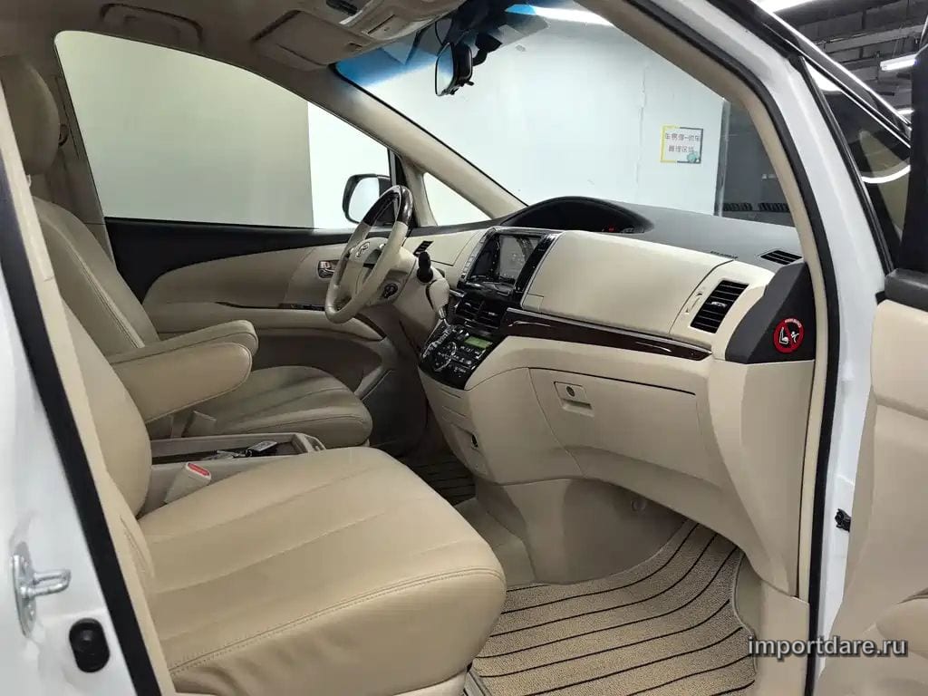 TOYOTA PREVIA 2017 — 128 000 км, белый, Китай — под ключ — фото 5
