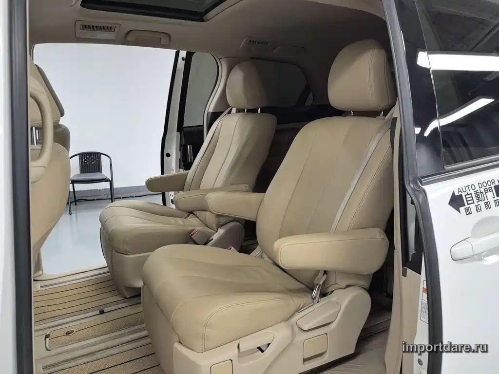 TOYOTA PREVIA 2017 — 128 000 км, белый, Китай — под ключ — фото 6