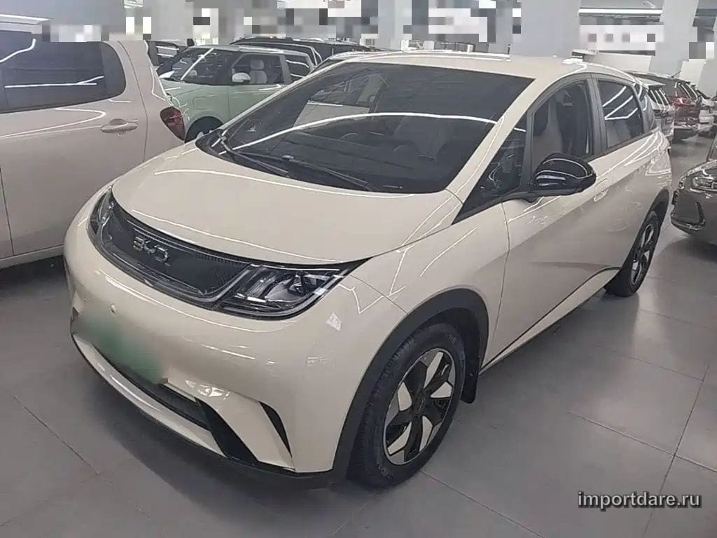 BYD DOLPHIN 2026 — 4 700 км, жёлто-оранжевый, Китай — под ключ — фото 1