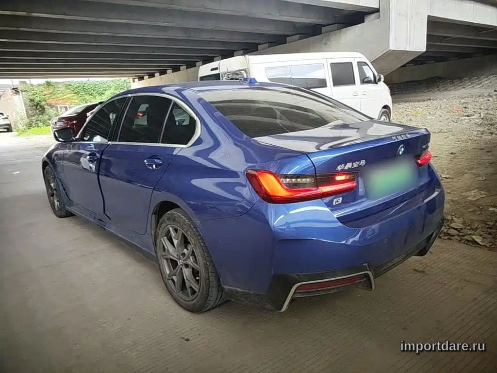 BMW I3 сзади