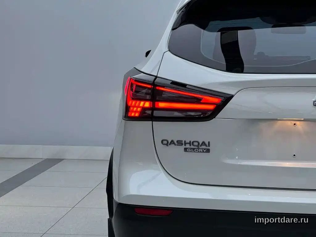Nissan Qashqai сзади