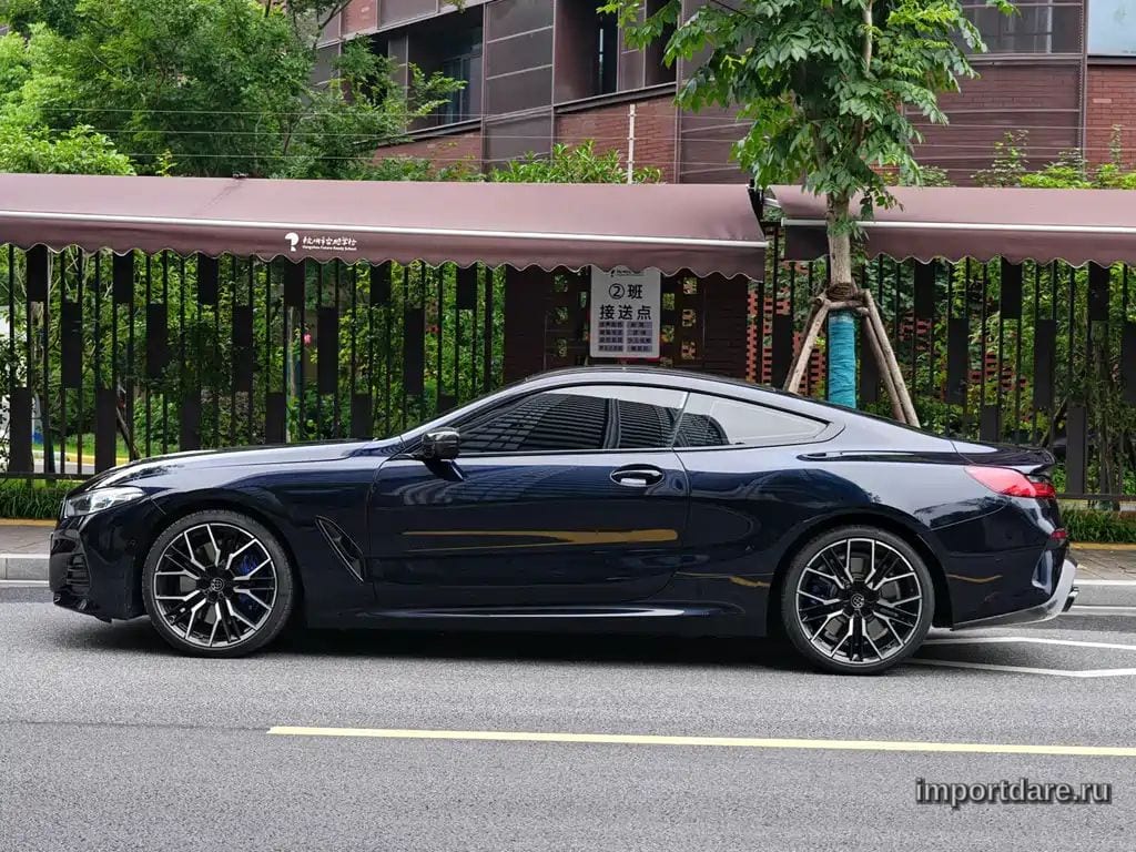 BMW 8-Series интерьер