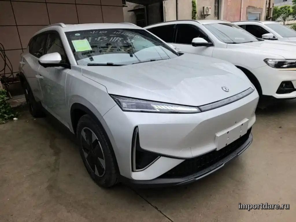 Dongfeng Aeolus L7 New Energy сзади