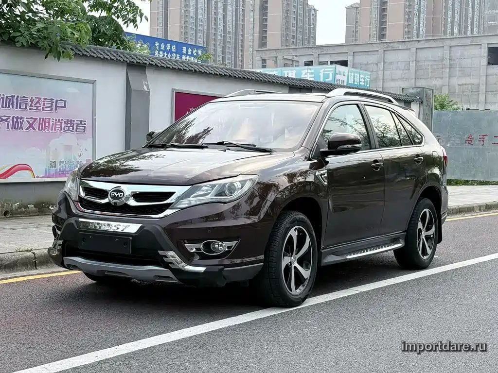 BYD S7 2016 — 90 000 км, коричневый-champagne, Китай — под ключ — фото 1