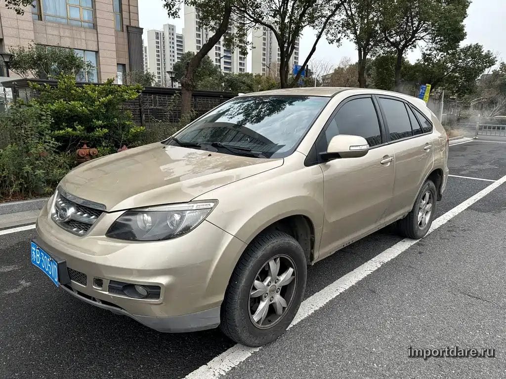BYD S6 2015 — 80 000 км, коричневый-champagne, Китай — под ключ — фото 1