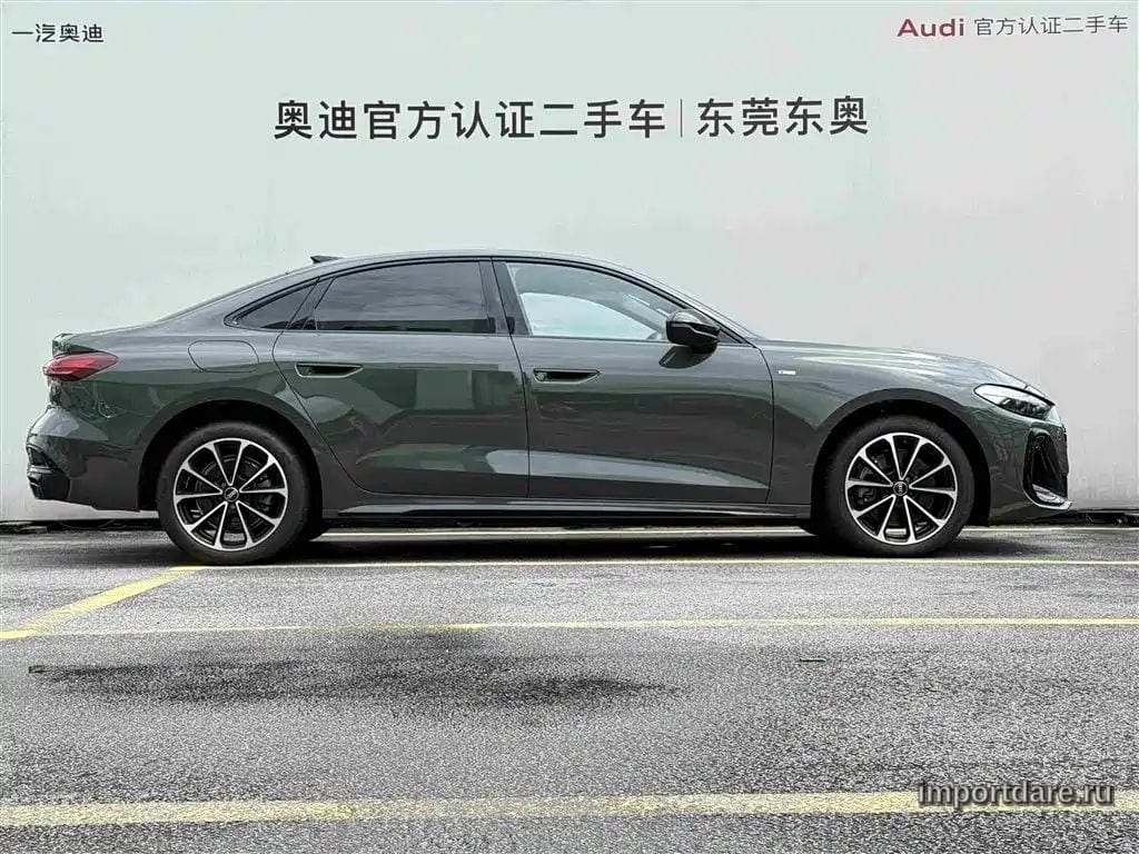 AUDI A5L 2025 — 5 200 км, зелёный, Китай — под ключ — фото 3