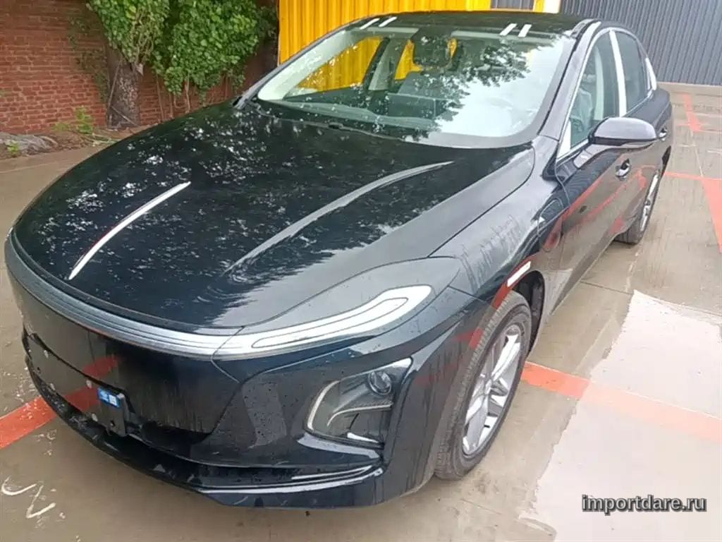 Hongqi E-Qm5 спереди