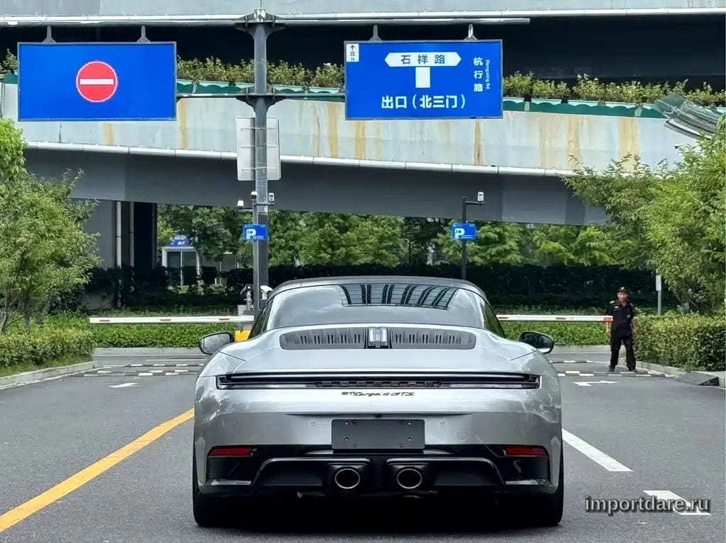 Porsche 911 сзади