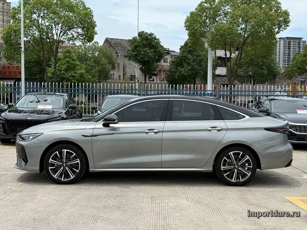 CHERY ARRIZO 8 PRO 2025 — 16 000 км, серебристый, Китай — под ключ — фото 4