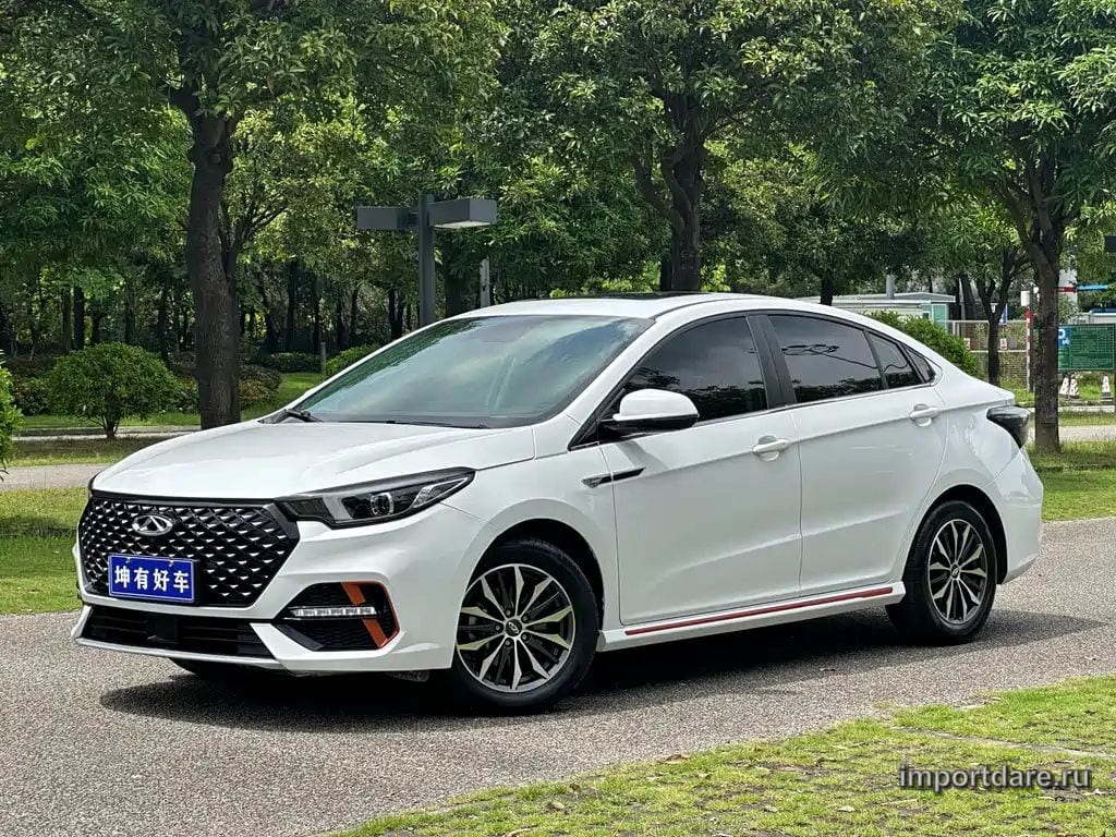 CHERY ARRIZO 5 PLUS 2023 — 26 000 км, белый, Китай — под ключ — фото 1
