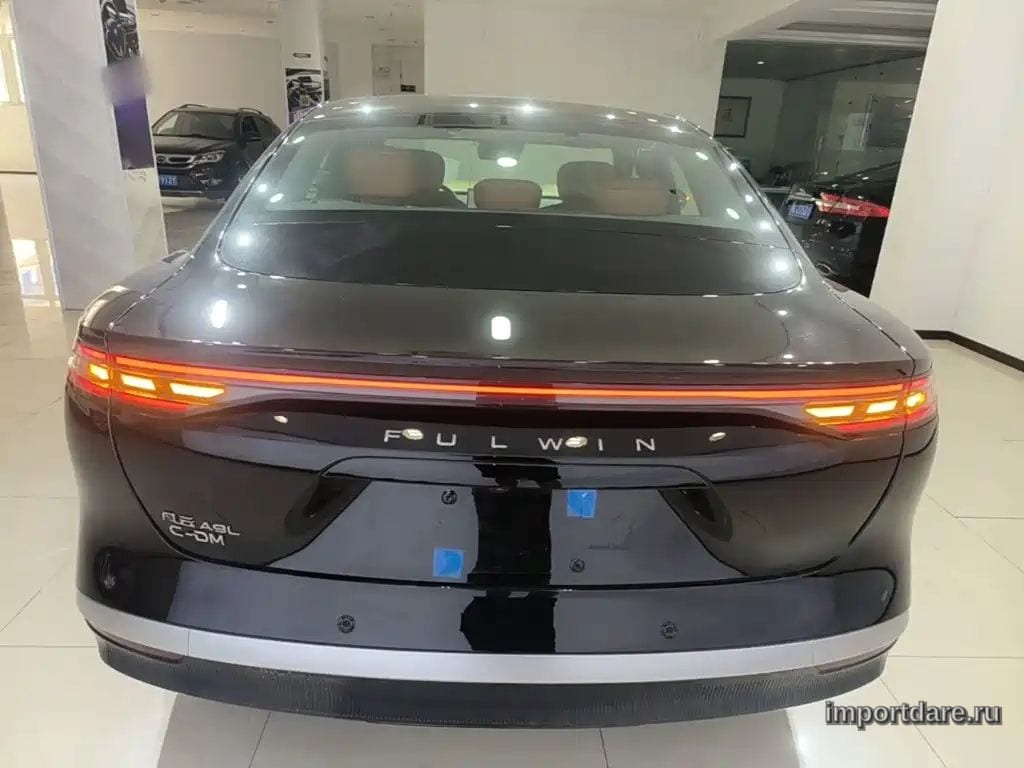 Chery Fulwin сзади