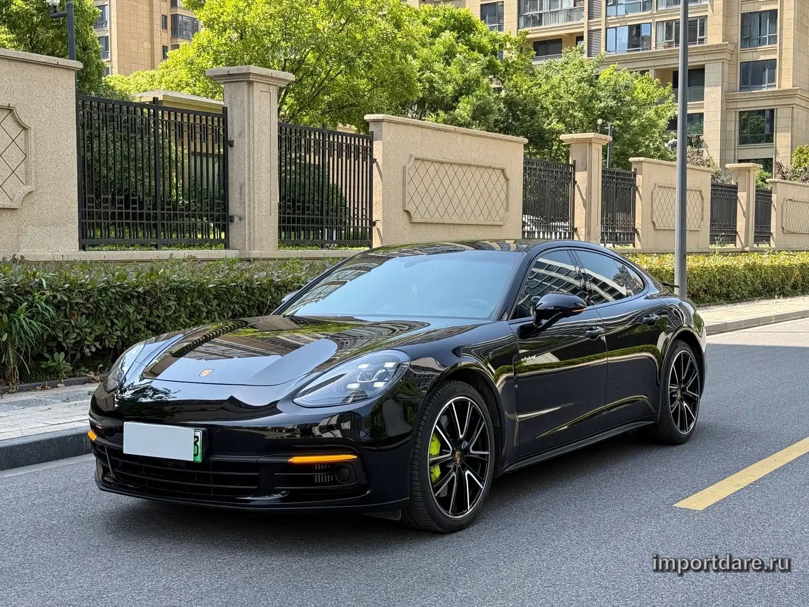 PORSCHE PANAMERA NEW ENERGY 2020 — 100 000 км, чёрный, Китай — под ключ — фото 1