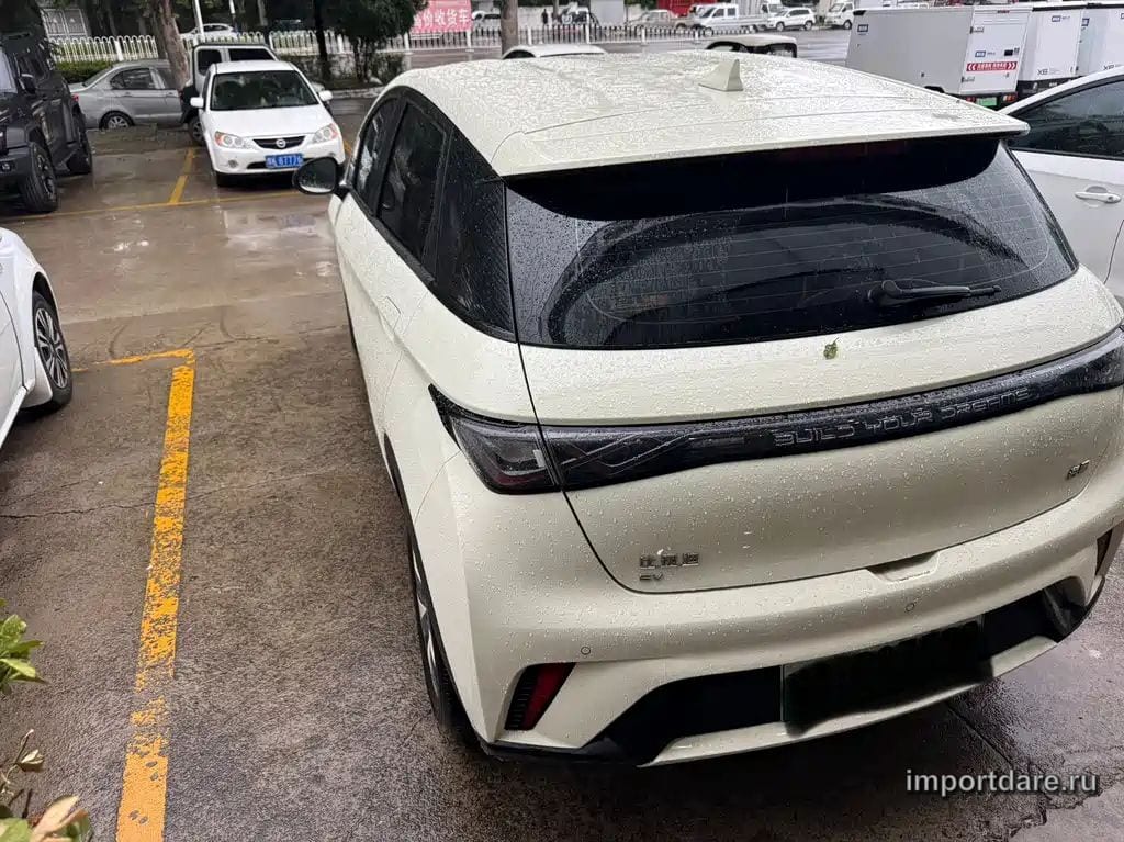 BYD DOLPHIN 2026 — 3 700 км, жёлто-оранжевый, Китай — под ключ — фото 4