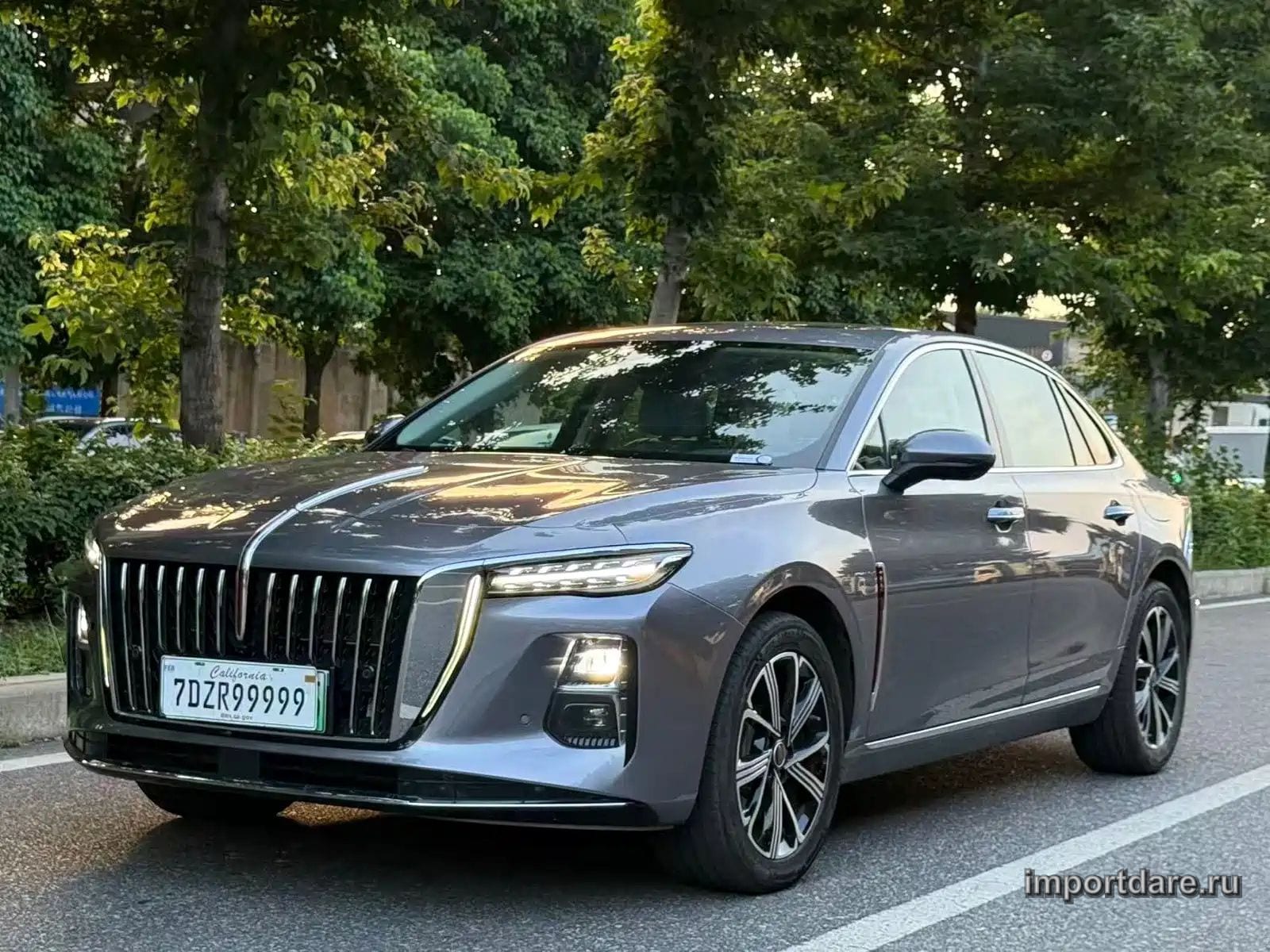 HONGQI H5 PHEV 2025 — 10 000 км, серебристый, Китай — под ключ — фото 1