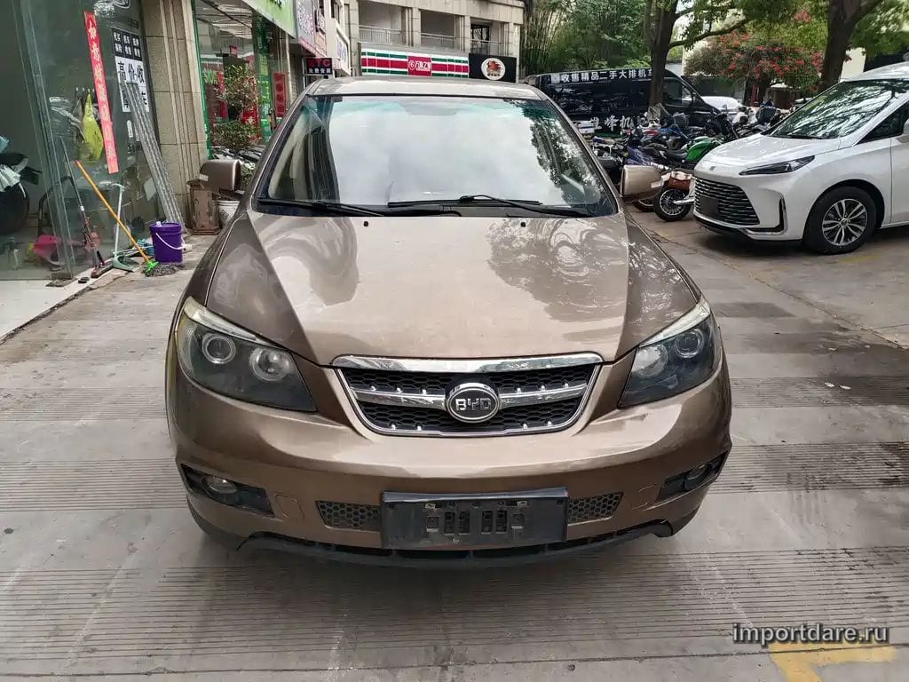 BYD S6 2016 — 60 000 км, коричневый-champagne, Китай — под ключ — фото 2