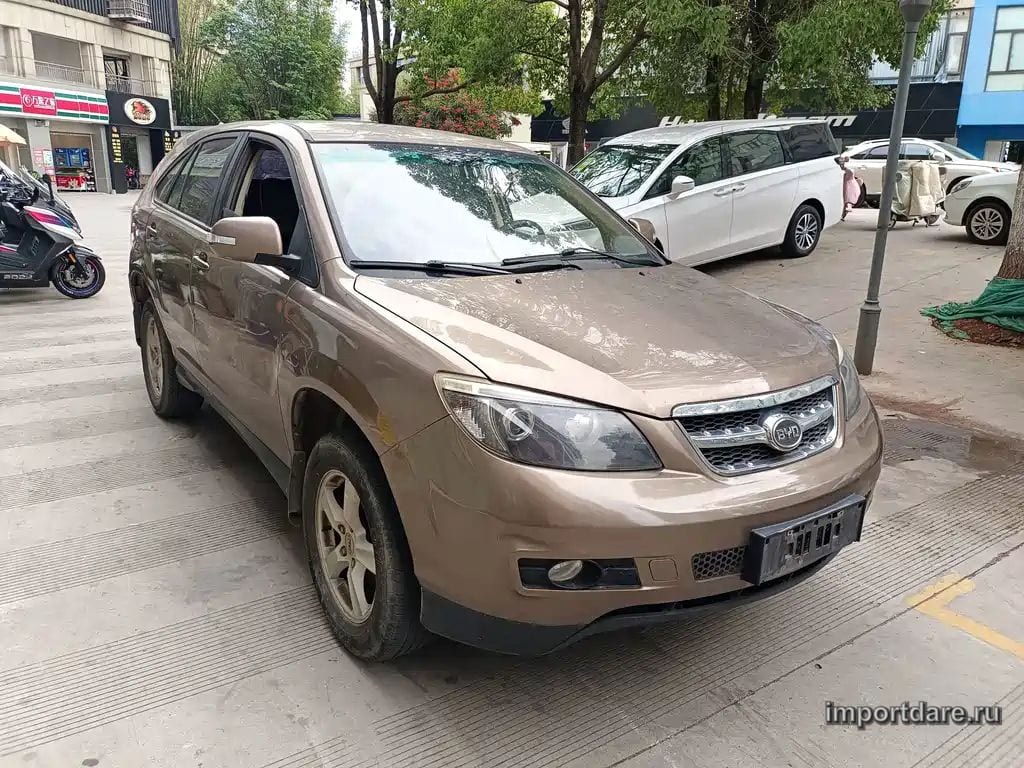 BYD S6 2016 — 60 000 км, коричневый-champagne, Китай — под ключ — фото 3
