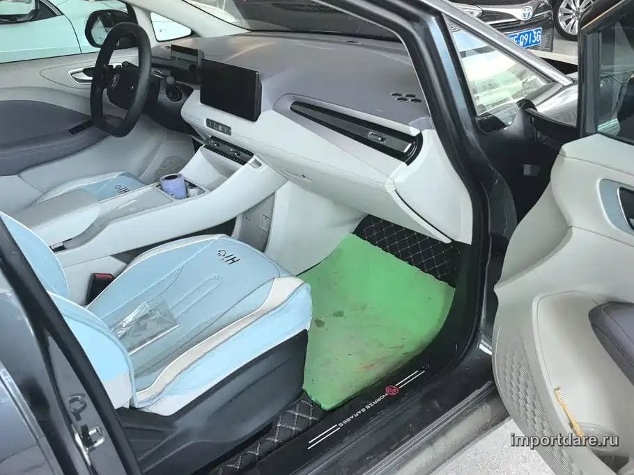 MG MG4 EV 2026 — 2 400 км, серебристый, Китай — под ключ — фото 8
