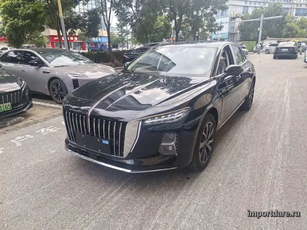 Hongqi H5 спереди
