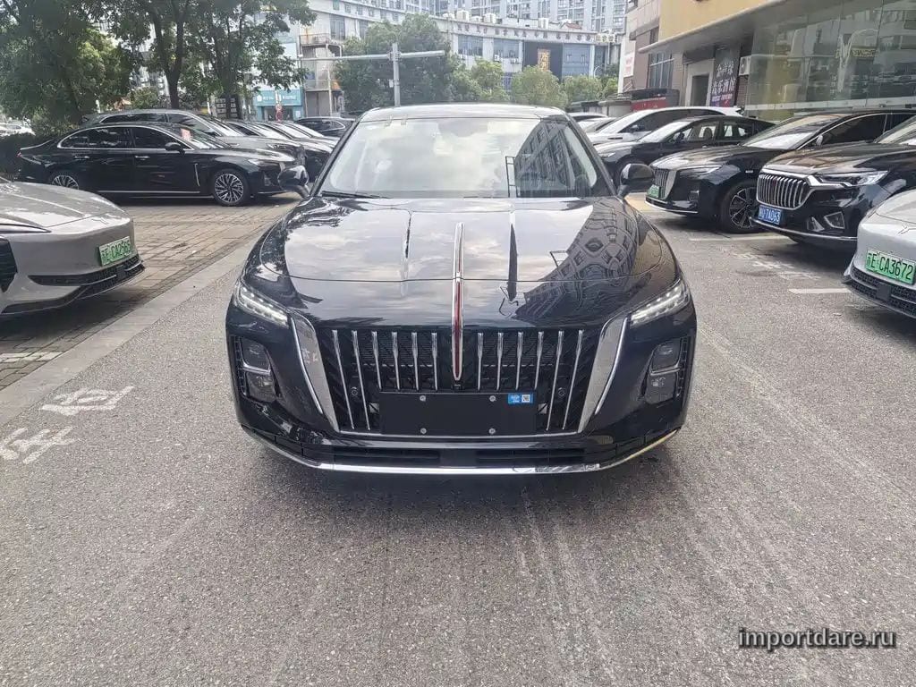 Hongqi H5 сбоку